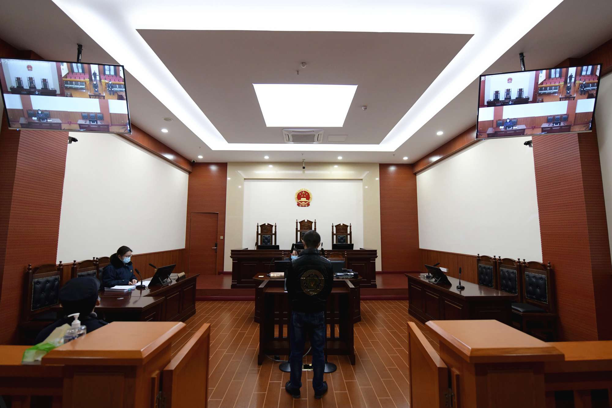 庭审现场