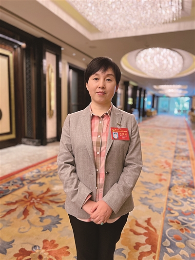 市党代表胡美幼市党代表胡梓超市党代表王维娜记者 殷聪 王岚【原文