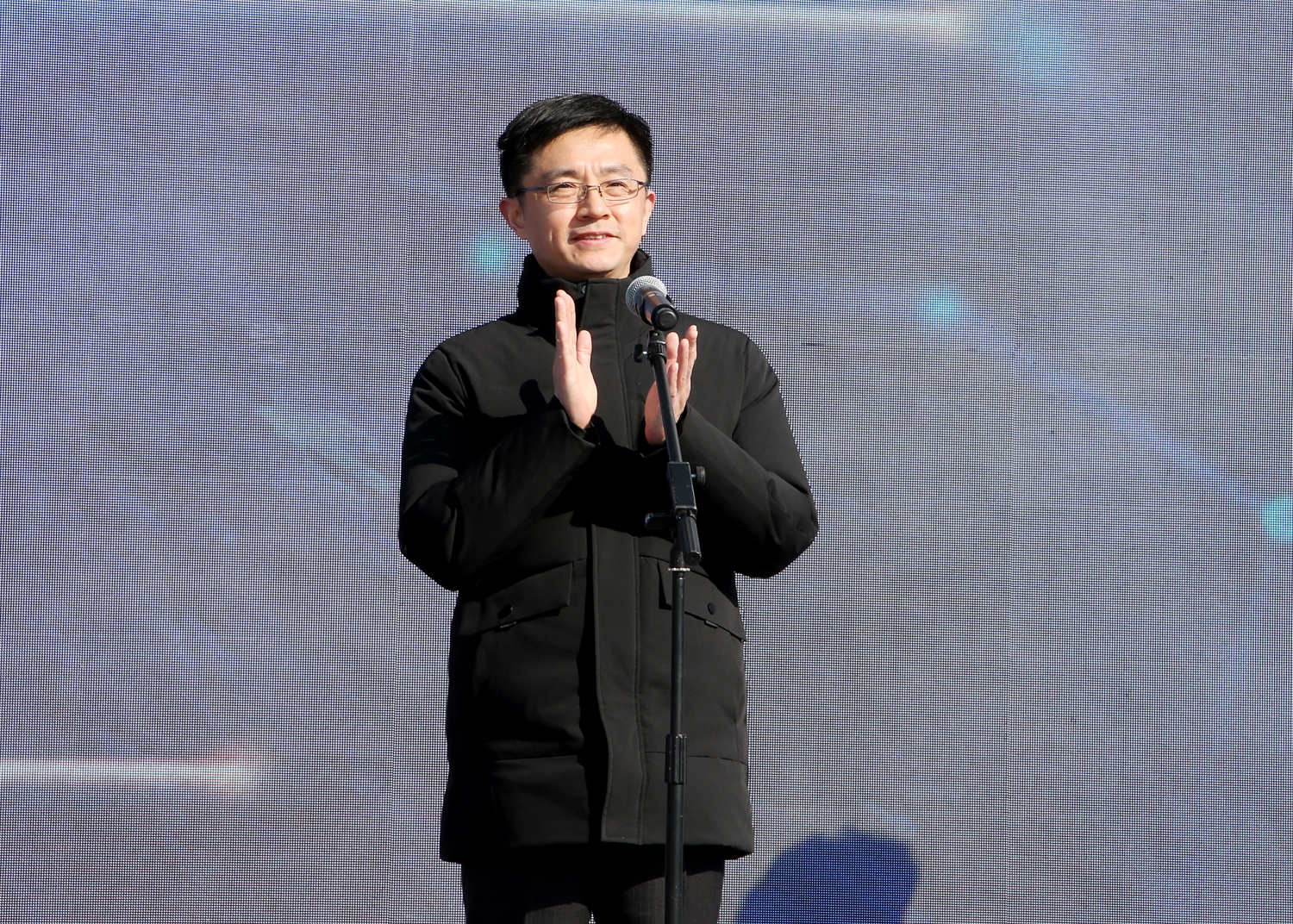 奉贤区委书记庄木弟出席并发言.