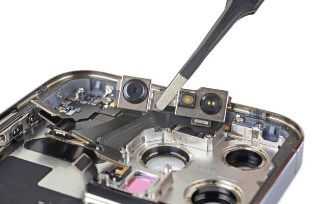 iPhone 13脸部识别