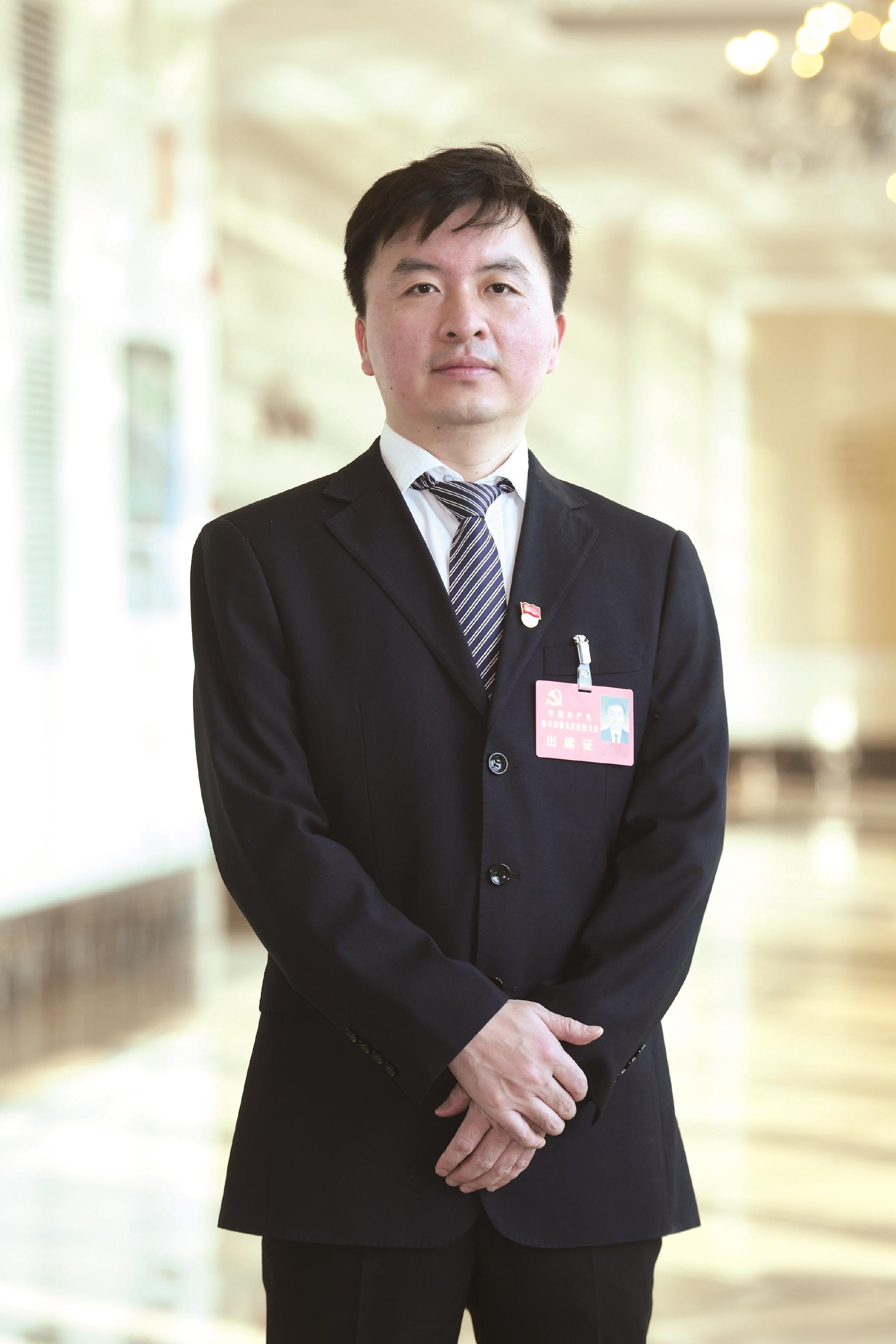 党代表名片:陈磊  男,1983年出生,博士,毕业于上海交通大学微电子与