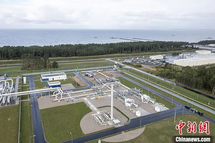 资料图为"北溪二号"在德国境内的管道设施.