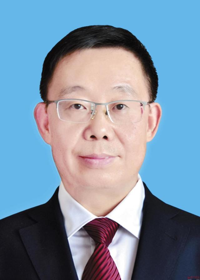 男,汉族,1966年2月生,大学,中共党员,现任忻州市人大常委会党组书记