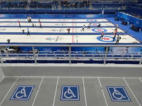 △国家游泳中心为残疾人提供最佳观赛席