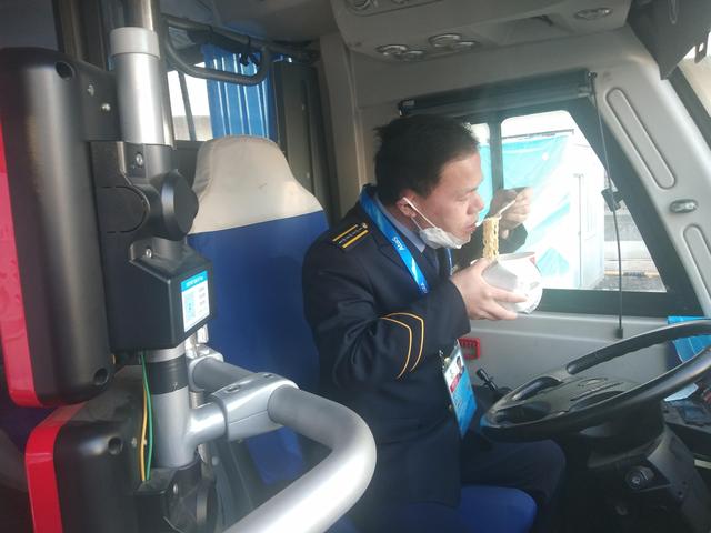 冬奥公交"摆渡人":收获海外感谢信,还想继续服务残奥会
