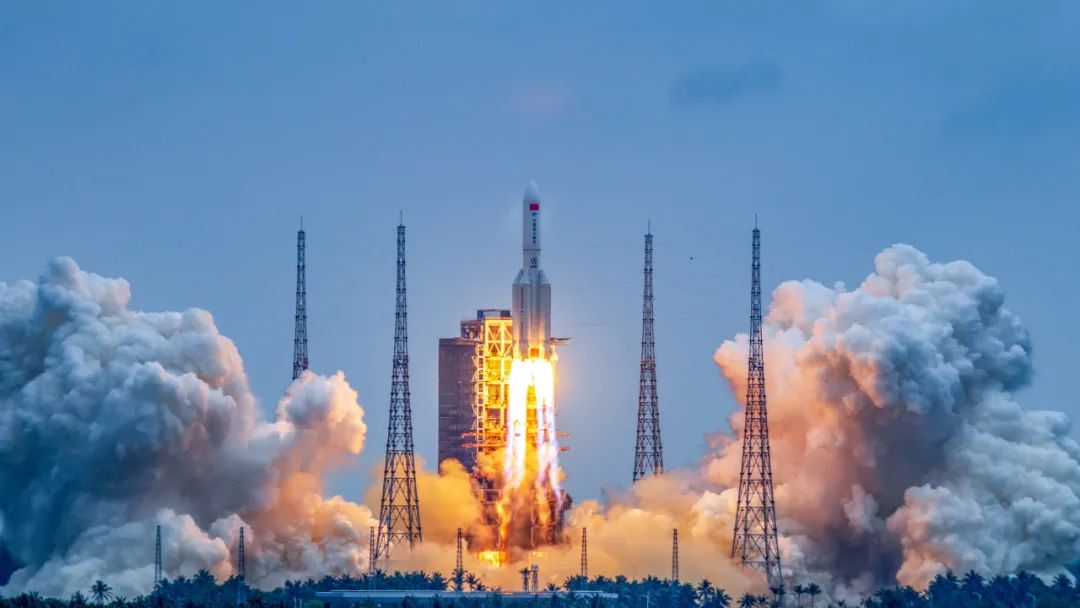 2021年4月29日,中国空间站天和核心舱成功发射.图片来源:视觉中国