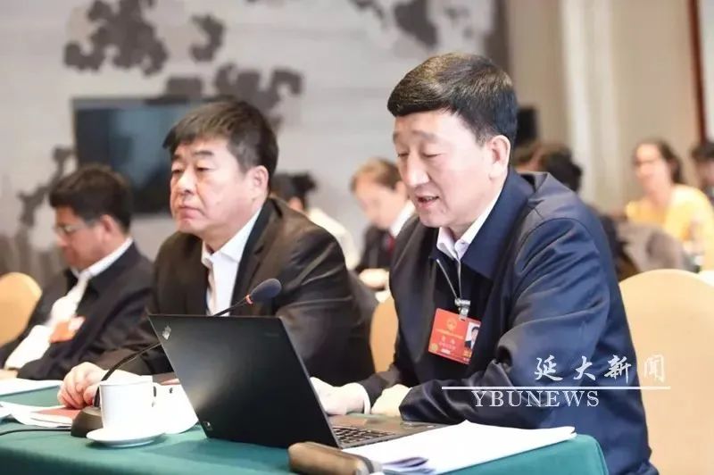 2018年,延边大学校长金雄当选全国人大代表.