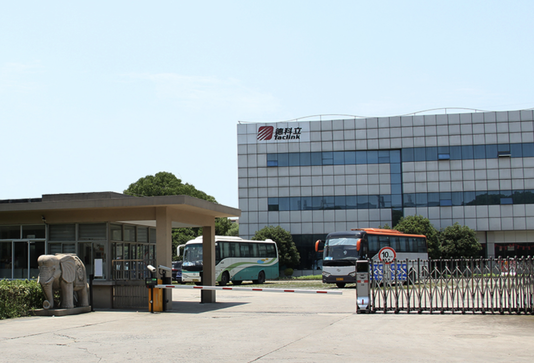 “遭中兴通讯和硕贝德先后抛弃，德科立新掌舵人攀上了通鼎互联