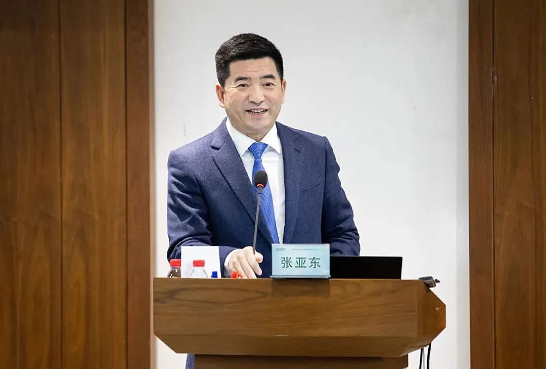 绿城狂砸200亿54岁张亚东忙抄底