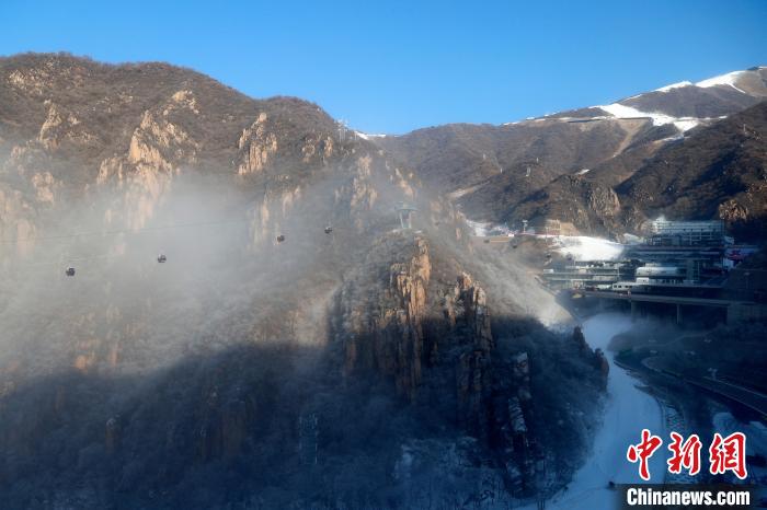 图为国家高山滑雪中心的缆车。中新社记者 韩海丹 摄