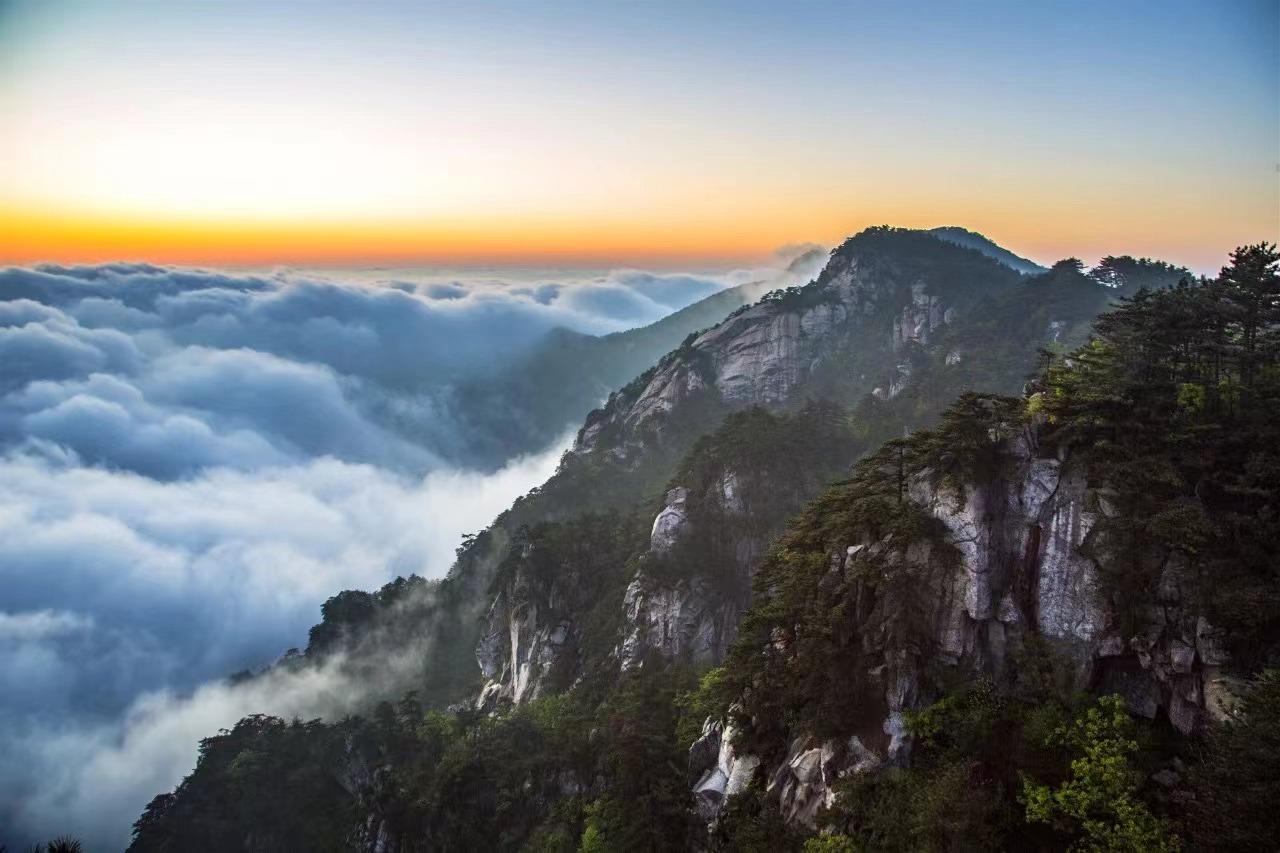 皖美春游山高水长鸟语花香天堂寨春日好风光