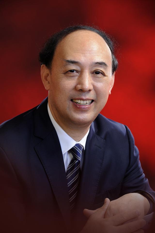 专访周洪宇：建议缩短小学年限，推广九年一贯制教育