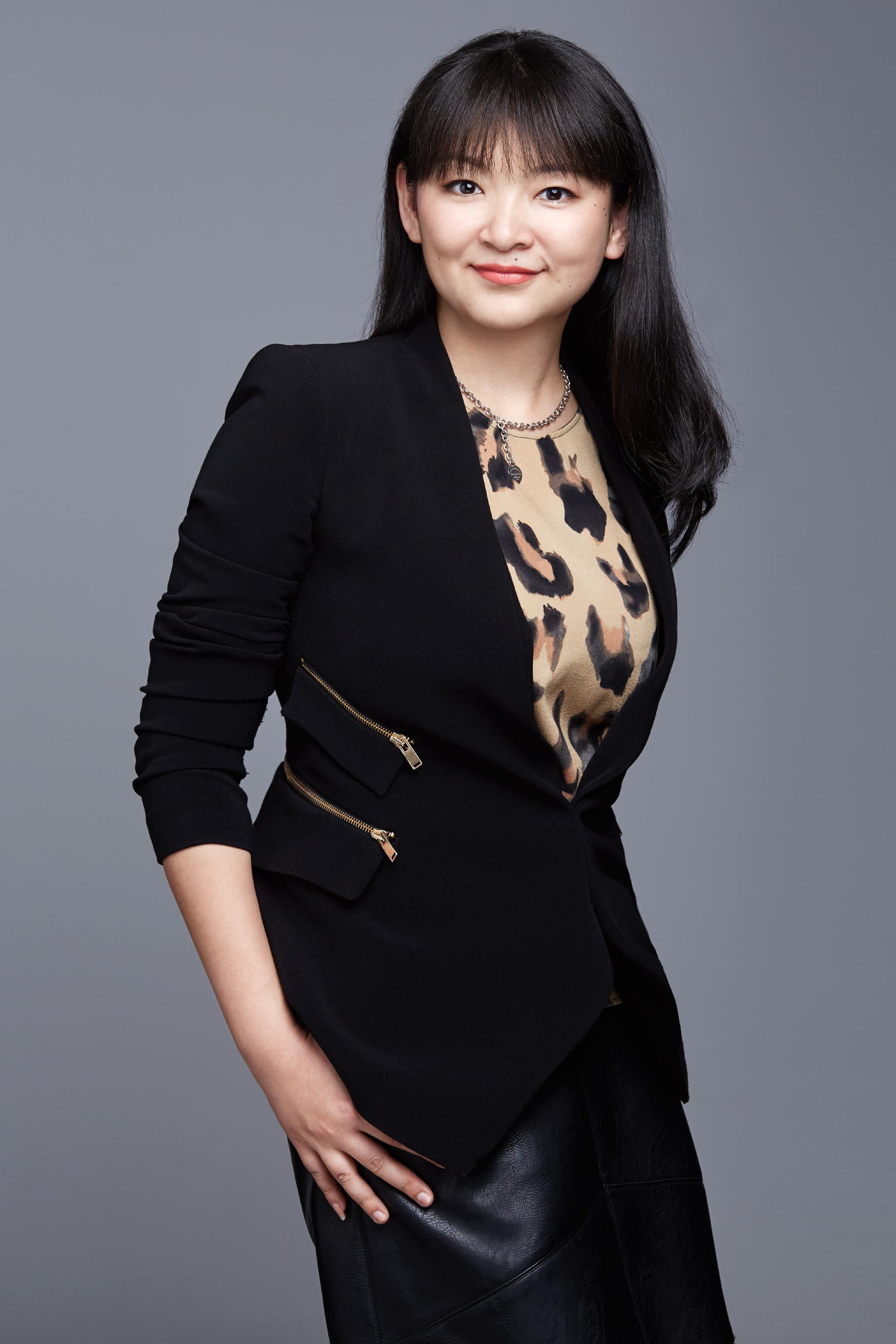 见过花点时间创始人兼ceo朱月怡,会对"卖花女"有全新的认知:雷厉风行