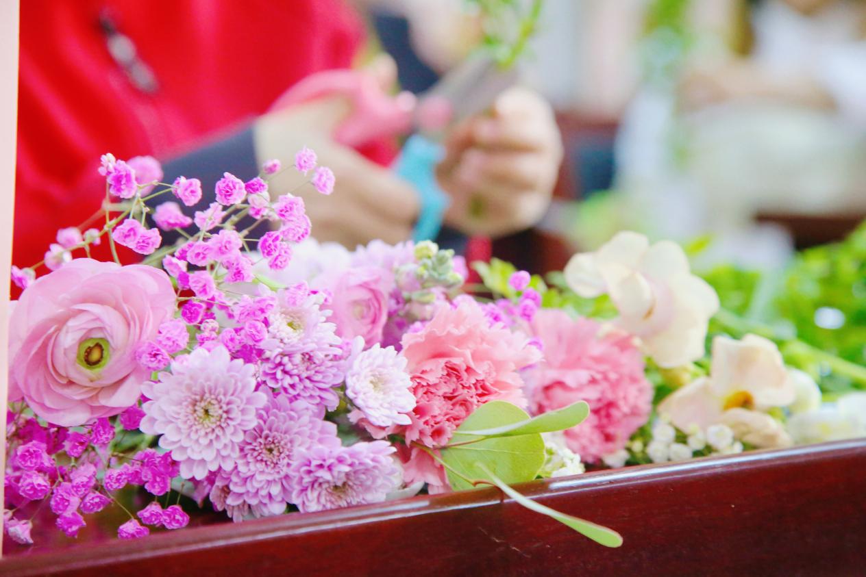 合肥瑶海园林举办温暖妇女节情系半边天diy插花活动