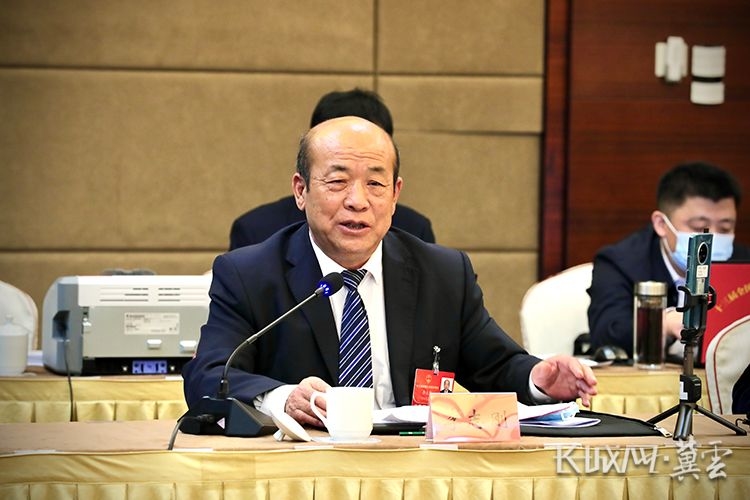 全国人大代表,河北省滦南县姚王庄镇李营村党支部书记李志刚.