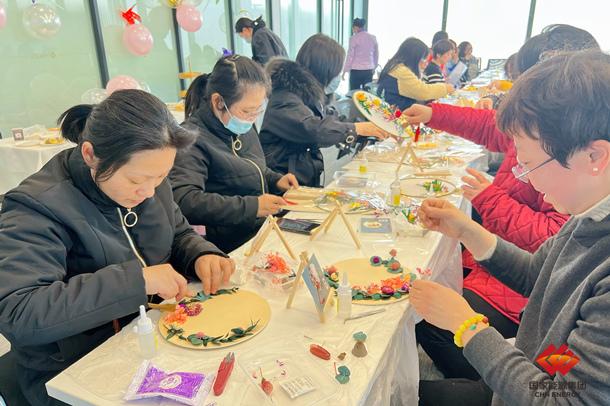 女职工正在蒲扇diy所属宿迁公司开展"踏春启航,踔厉奋发"主题女工活动
