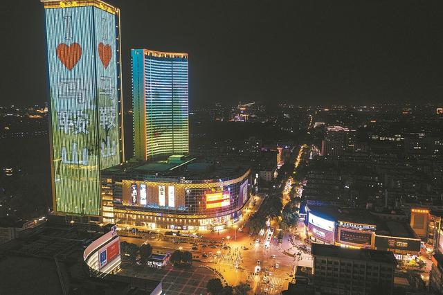 2021年,马鞍山金鹰国际购物中心营业额突破8亿元,在全省商贸领域排名