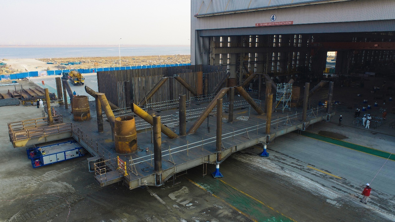 中海油渤中29-6开发项目首层甲板出片