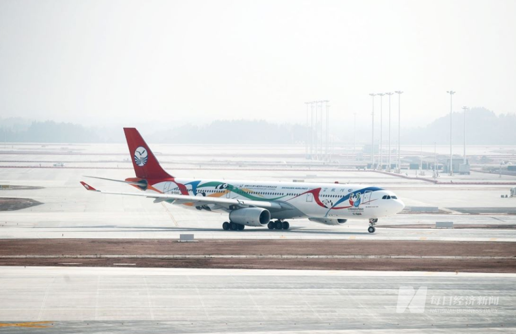 四川航空飞机 图片来源:每经记者 张建 摄
