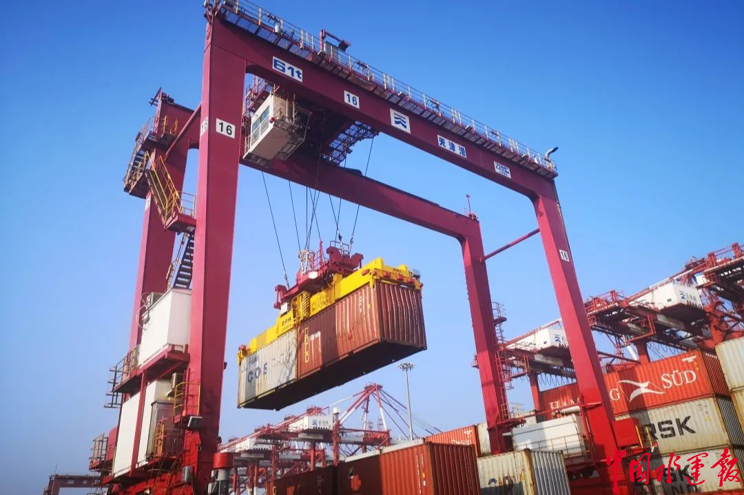 全球首台artg双箱全自动化作业成效凸显