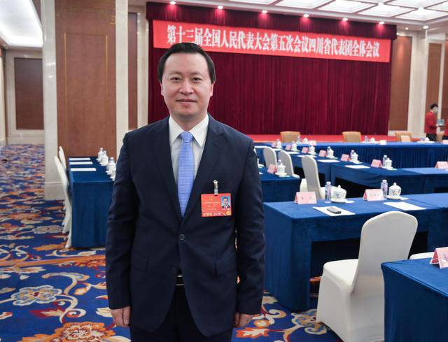 全国人大代表,四川省广安市委书记张彤