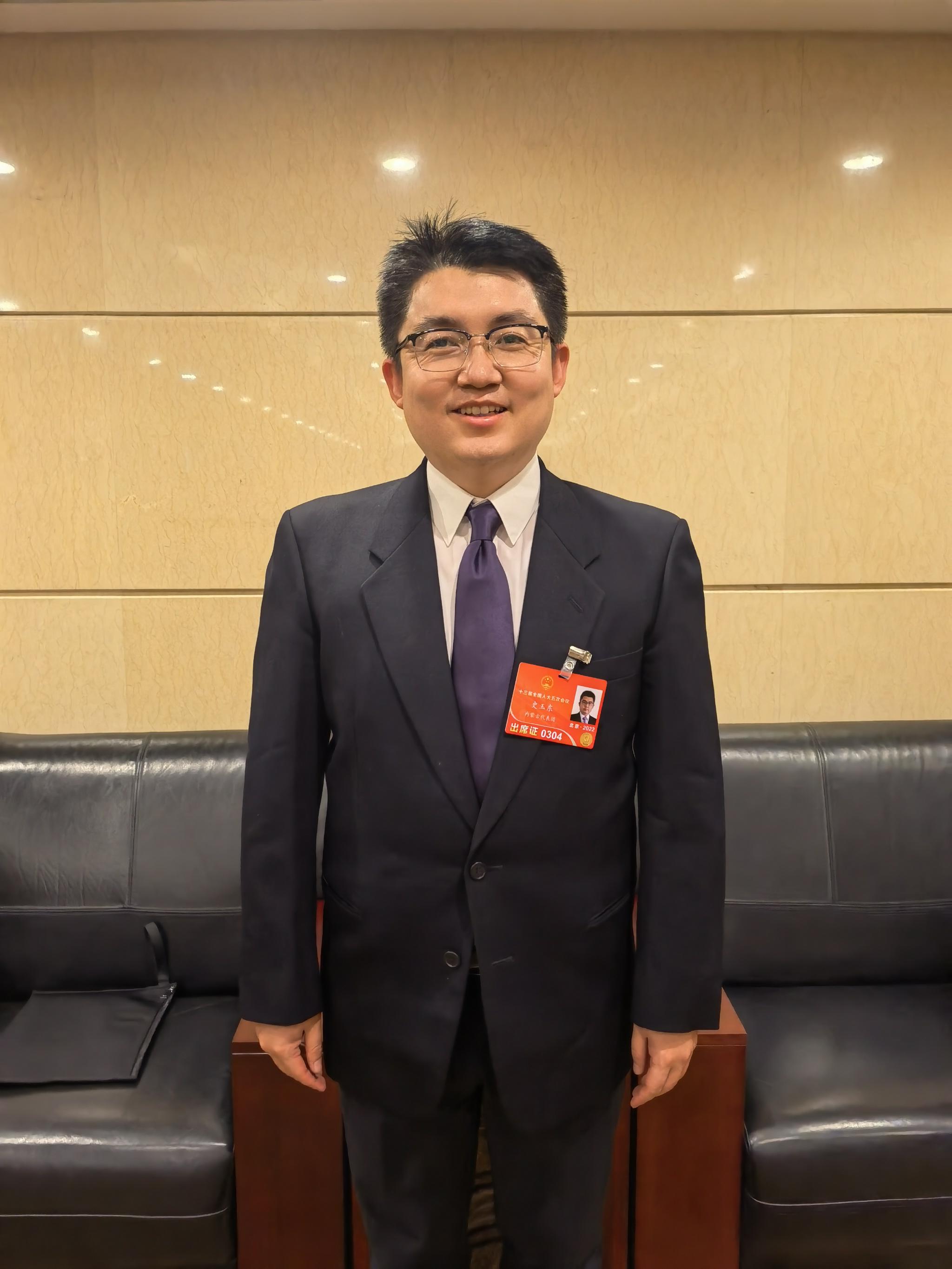 全国人大代表、蒙牛集团研发创新部研发高级经理史玉东。