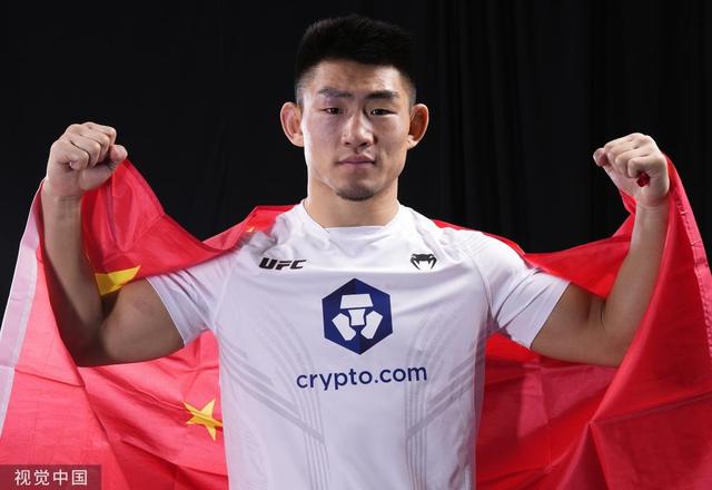 图中国首位ufc前10男选手宋亚东126秒ko创造历史