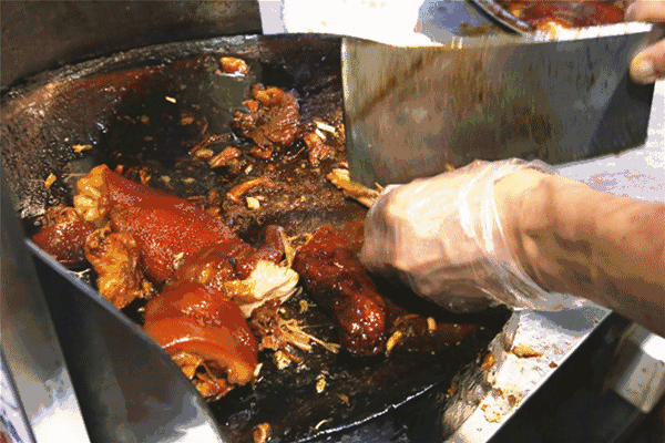 △肥瘦适宜，肉质紧实爽口。