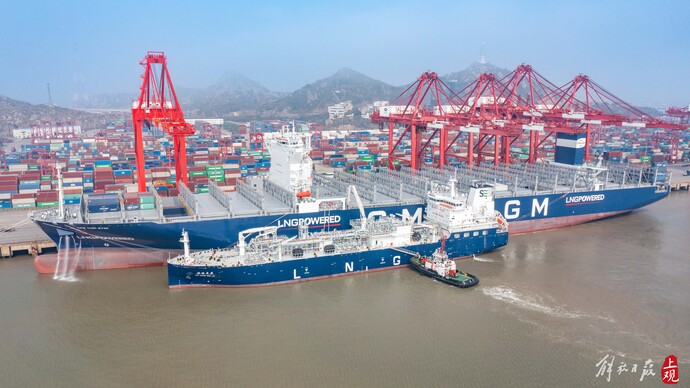 上海港首单为国际船舶提供的这项服务将让更多船公司选择中国上海