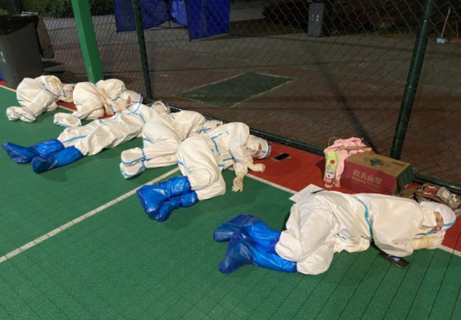 你们有个光荣的名字叫大白