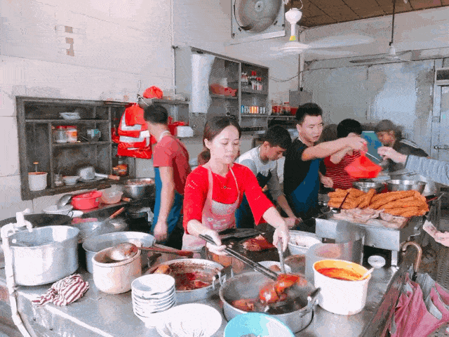 △一开档就能随时出餐。