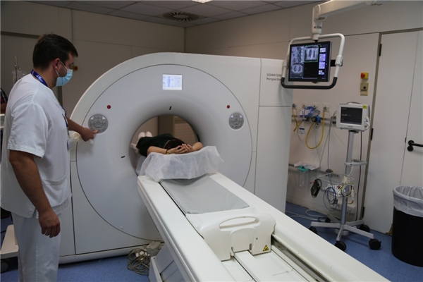 医院ct扫描仪 巴塞罗那瓦尔德西布伦大学医院,2020年(图片来源:欧盟