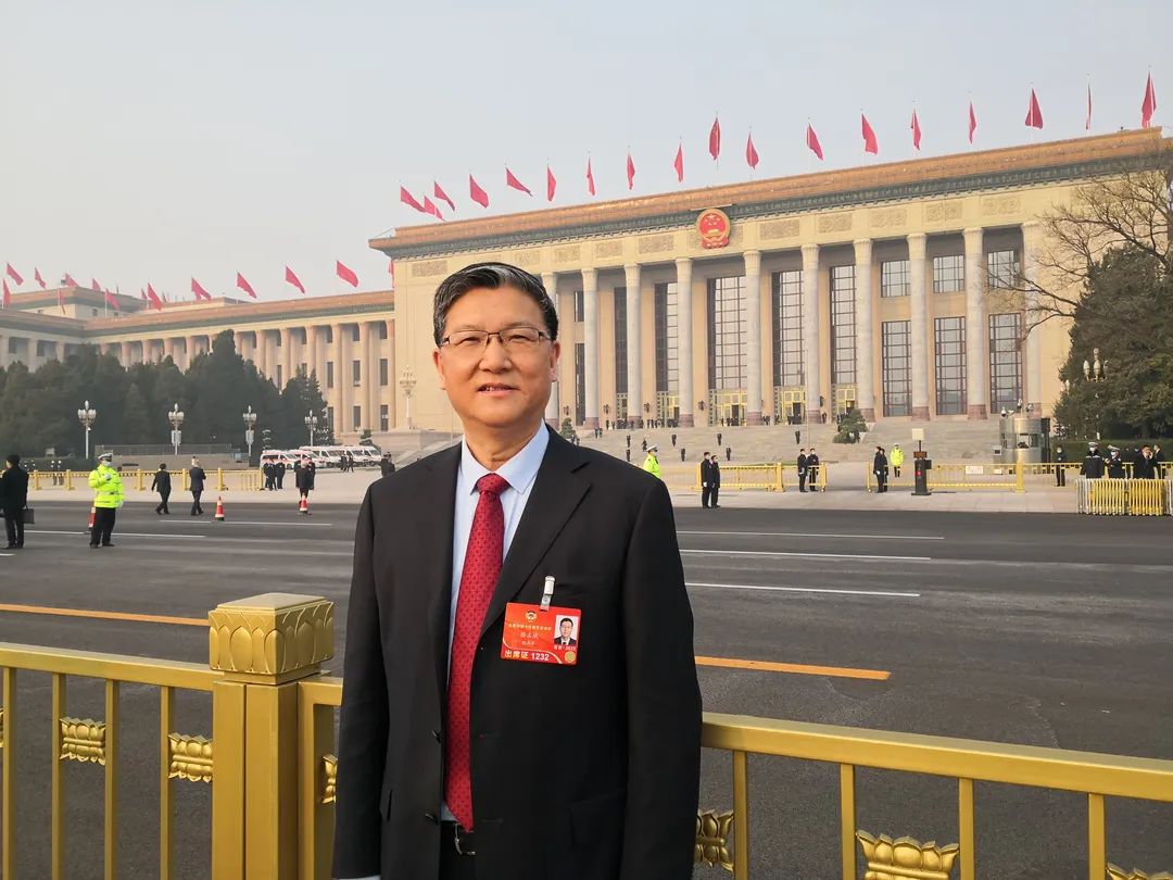 【时政】全国政协委员张占斌:抢占数字经济发展国际制高点|数字经济_