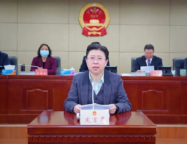 徐张艳任衢州市代市长