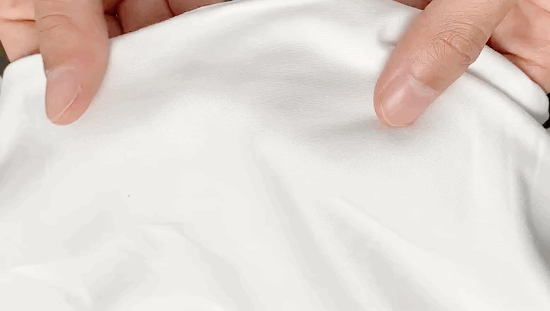 △商务小哥说他第一次意识到自己的手那么粗糙