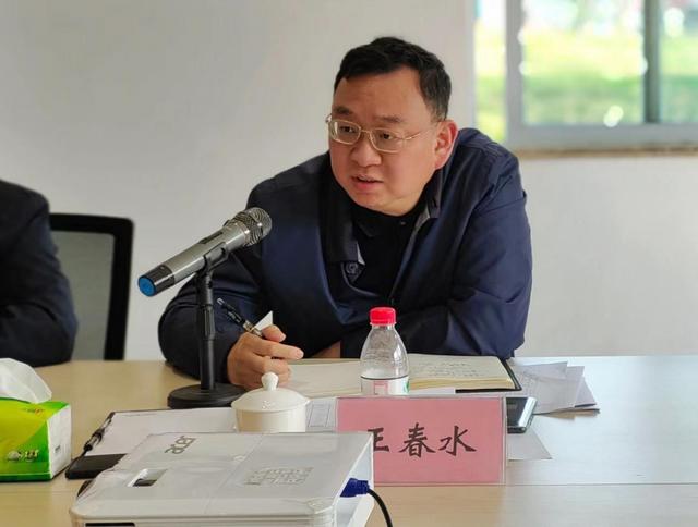 (图为市经济信息委党组成员,副主任王春水讲话)