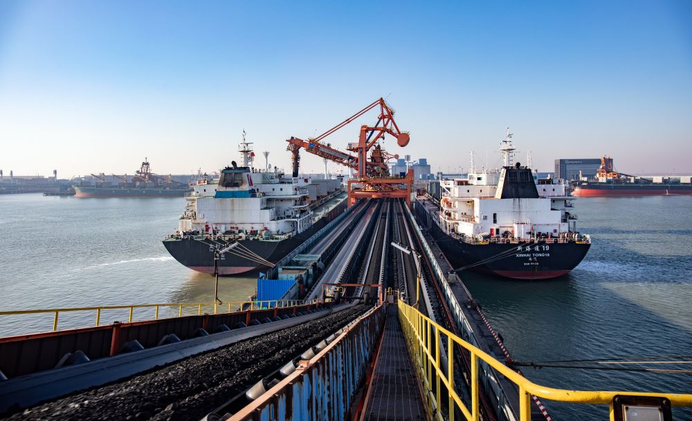 这是黄骅港煤炭港区(2021年12月4日摄).(受访者供图)