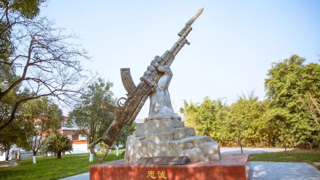 军营里的春天到底有多美