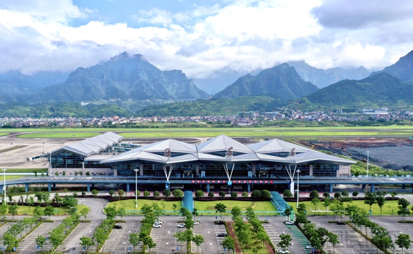 张家界荷花机场2022年夏秋换季拉开序幕