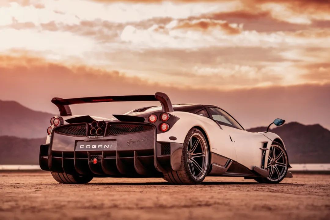 跨越世纪的经典——帕加尼 huayra_新浪新闻