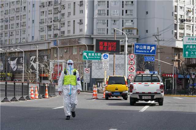 3月28日，南浦大桥中山南路上匝道封闭，禁止通行。中国日报记者 高尔强 摄