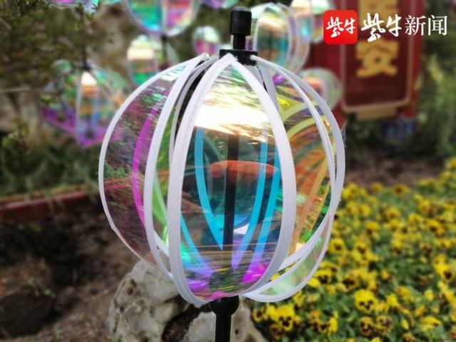 新造型风车很有吸引力 张建波 摄