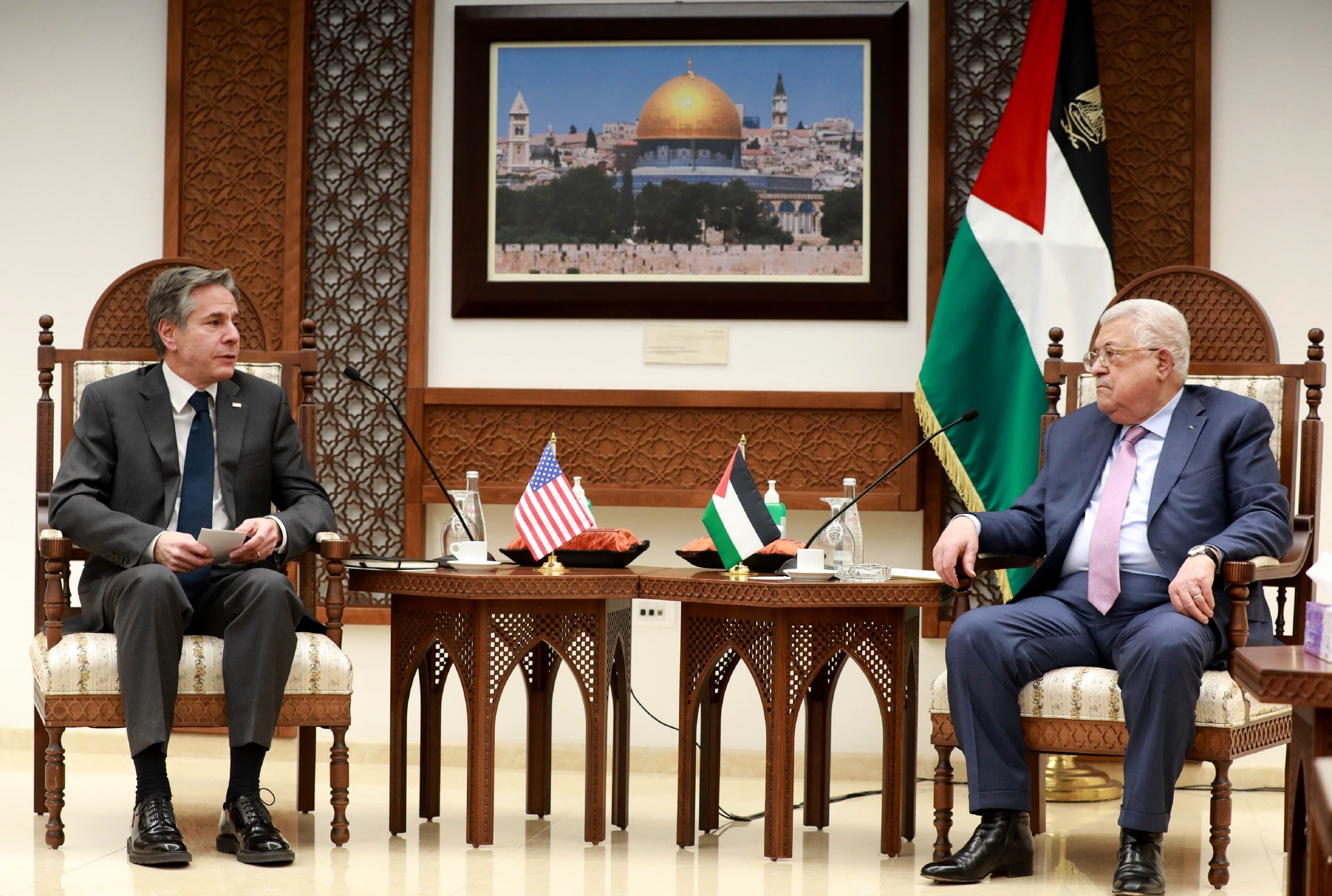 当地时间3月27日,约旦河西岸城市拉姆安拉,巴勒斯坦总统阿巴斯会见