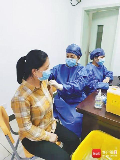 海口市人民医院疫苗接种团队再苦再累也要坚守每一班岗