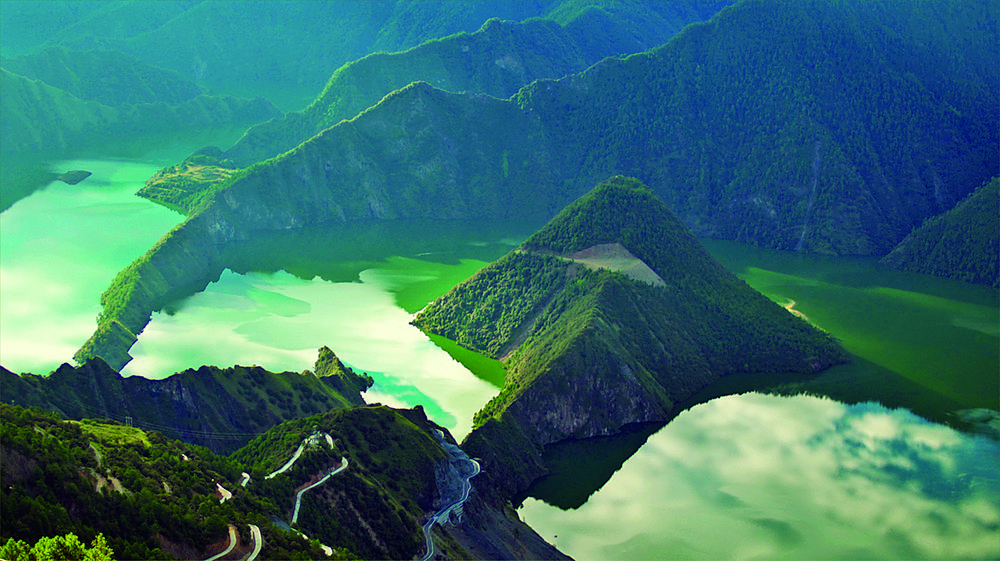 超级水库的畅想甘孜天龙湖风景区呼之欲出