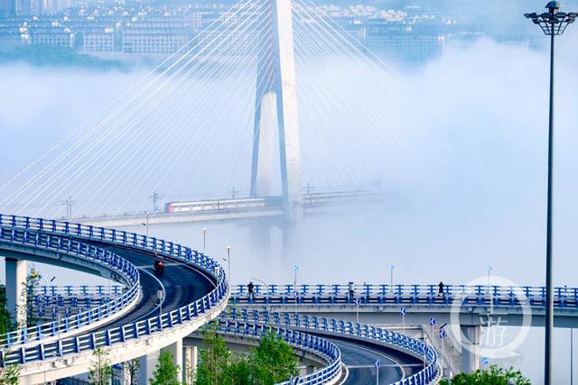 云雾中不一样的蔡家大桥