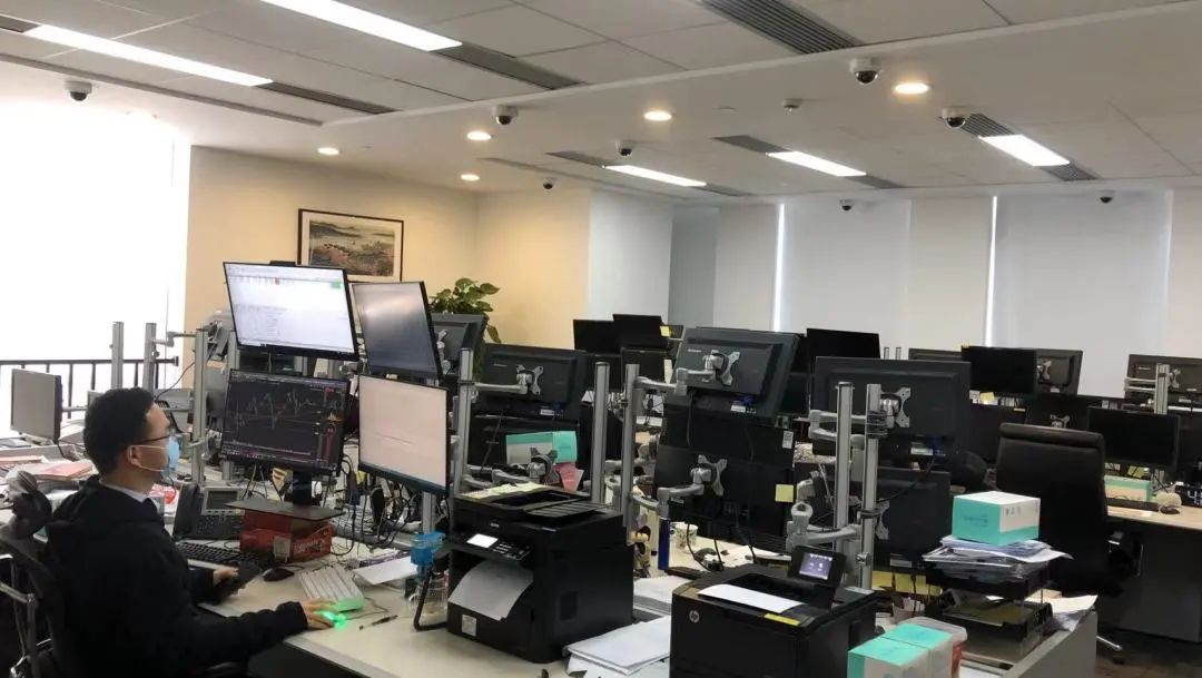 图：疫情期间工作场景