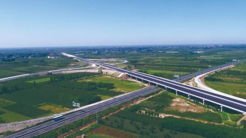 津石高速公路航拍图。图片来源：河北交通
