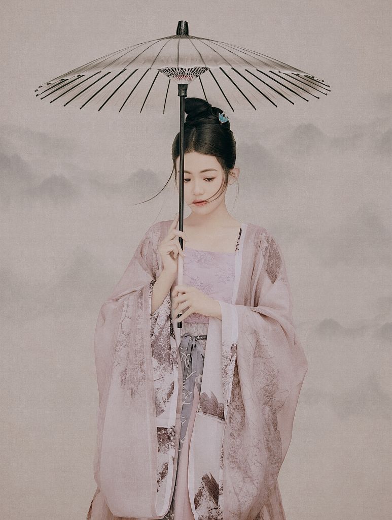 汇聚星旗下演员周子歆发布古风写真 撑伞远眺似绝代佳人__财经头条