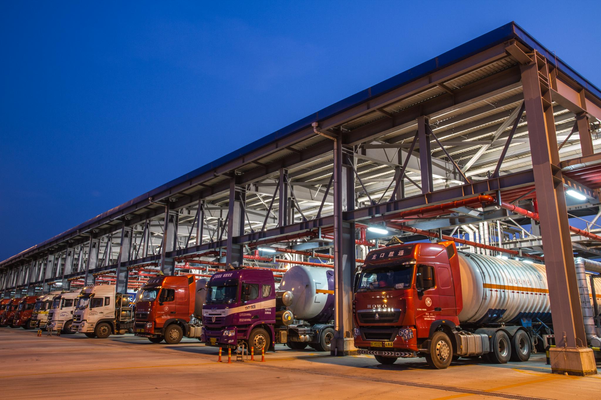 天津lng槽车充装区